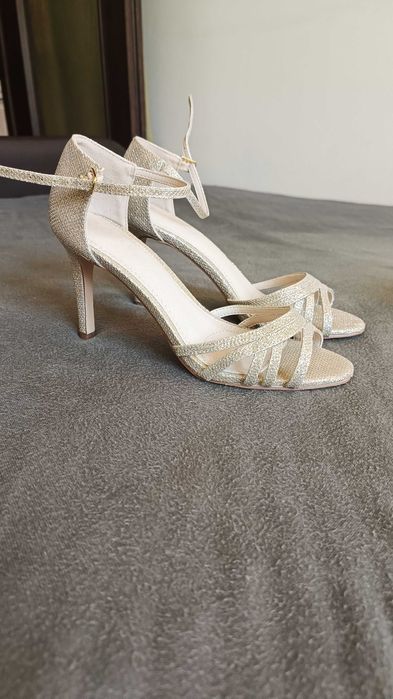 Sandale aurii cu toc Mohito