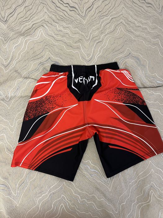 Продаю шорты UFC