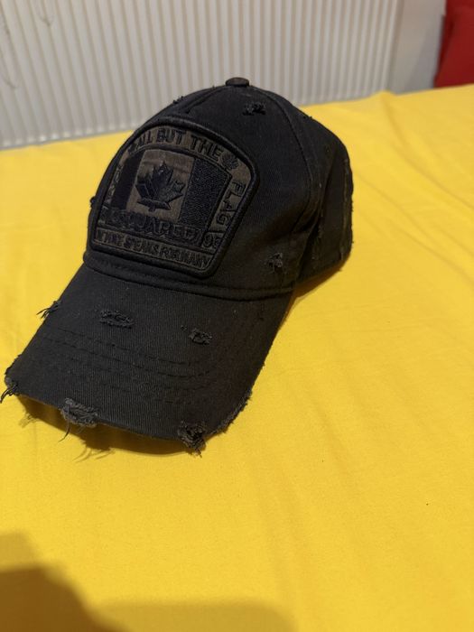 Шапка dsquared 2