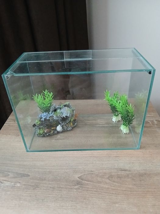 Прадавам аксесоари за аквариум