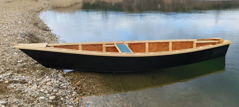 Vând barcă 2 locuri