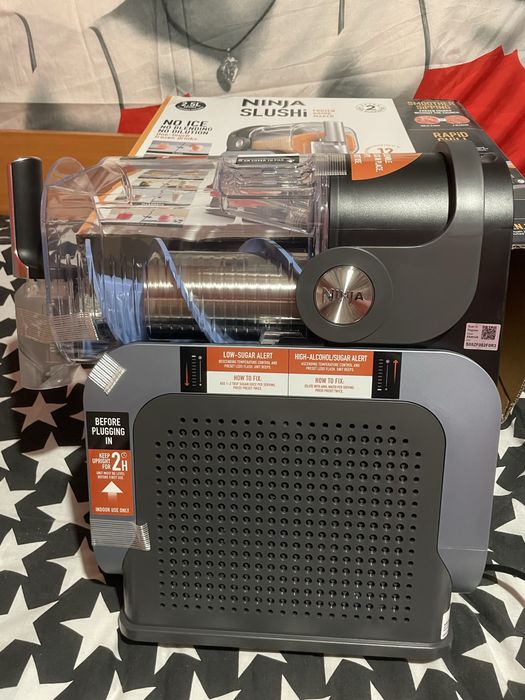 Професионален уред за замразени напитки Ninja Slushi, модел FS301E