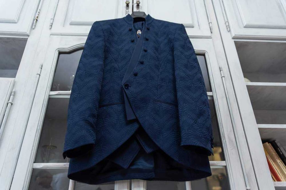 Rochie de mireasă și costum de mire