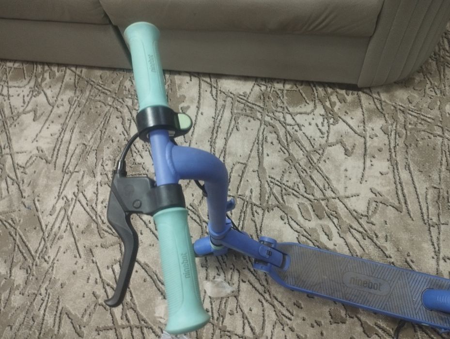 Продаются электросамокат детский ninebot