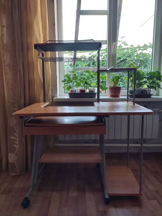 продам учебный стол