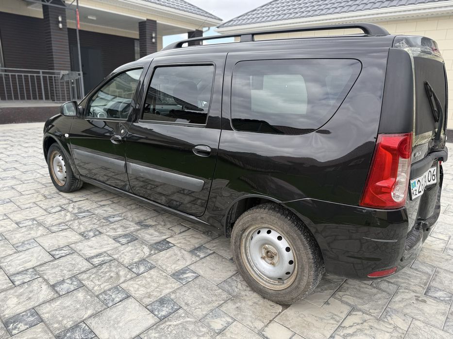 Лада Ларгус продам.