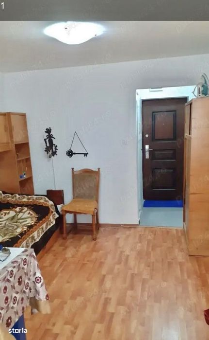 Vand 1 cam Mureseni etaj 1