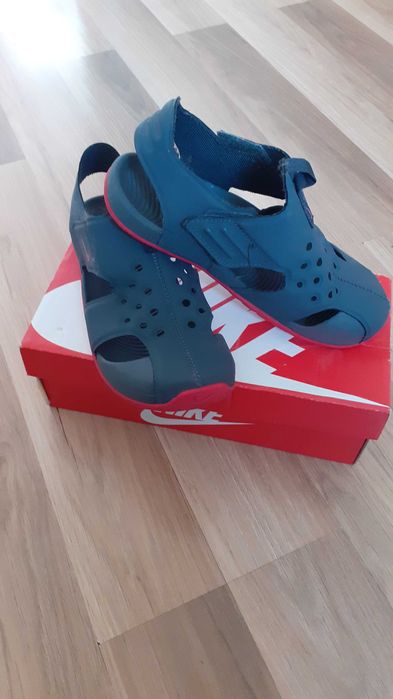 Сандали Nike за момиче 35 номер