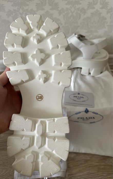 Продается босоножки люкс качество