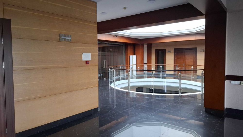 Сдаётся отдельно стоящее здание 2200 м² в Центре —Мирабадский Переушка