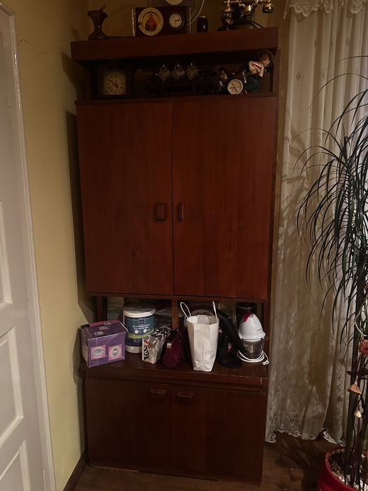 Donez dulap din lemn