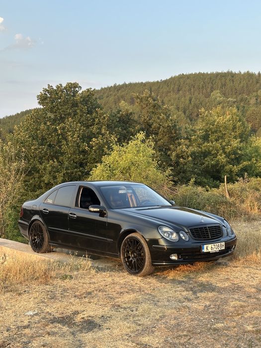 Продавам предна броня w211 avangard чисто нов боядисан без забелешки