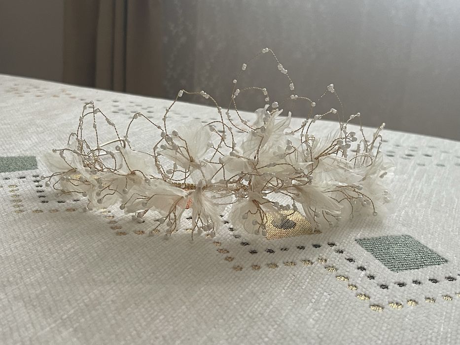 Диадема( украшение за коса )