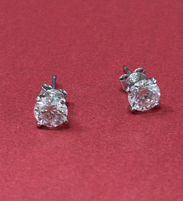 Серьги 2карата муассаниты
