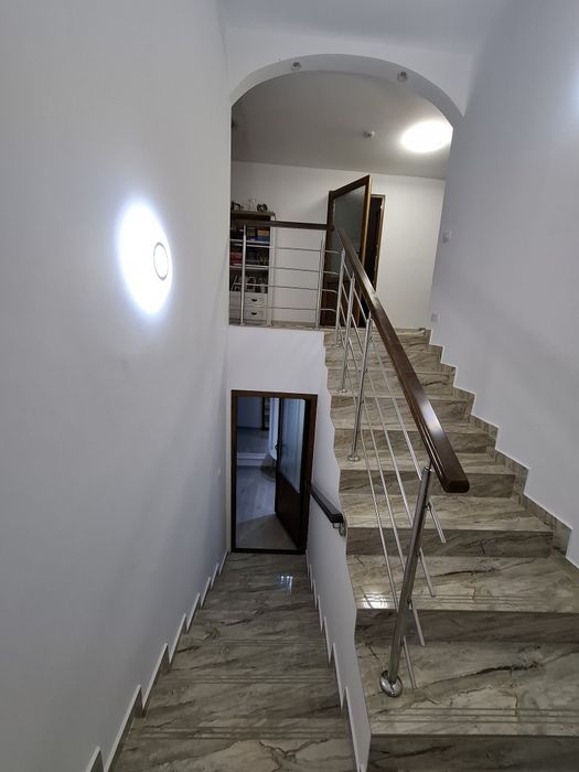 CASA de inchiriat