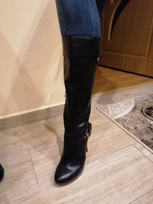Vând cizme noi din piele