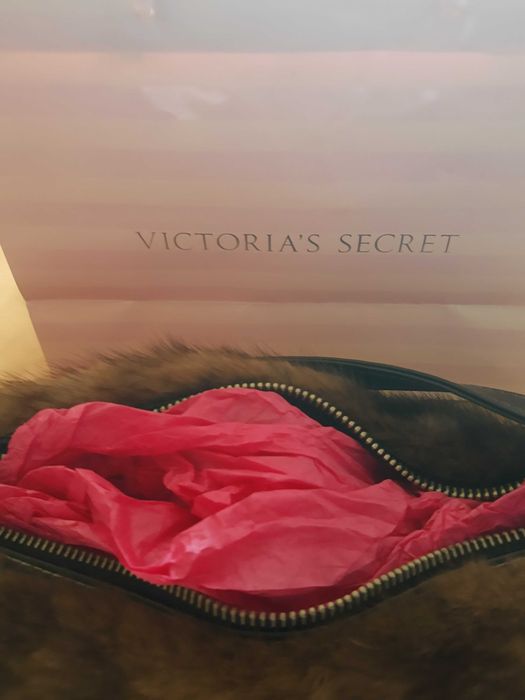 Чанта ,естествен косъм,цяла кожа,фирма Victoria's secret,ДНЕС 150лв,
