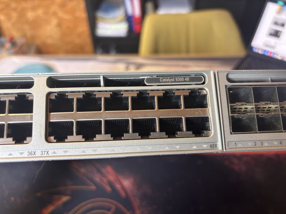 Switch CISCO Catalyst 9300 48
