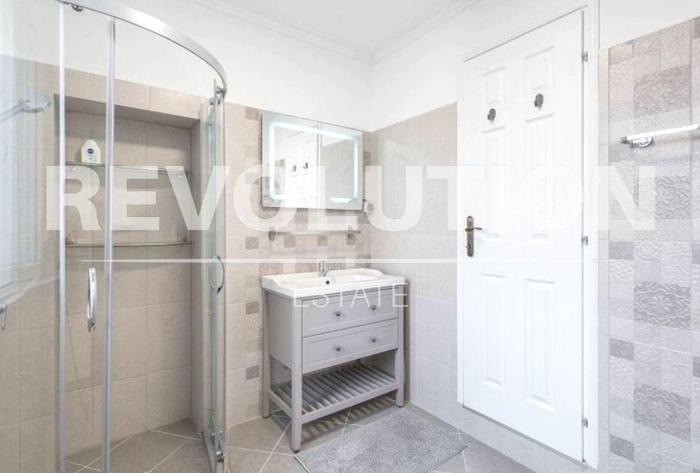 Многостаен апартамент в района на Гръцка махала!