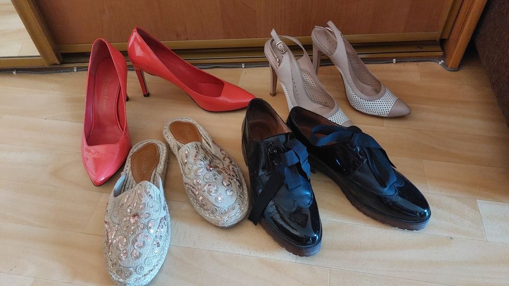 Продам женскую обувь