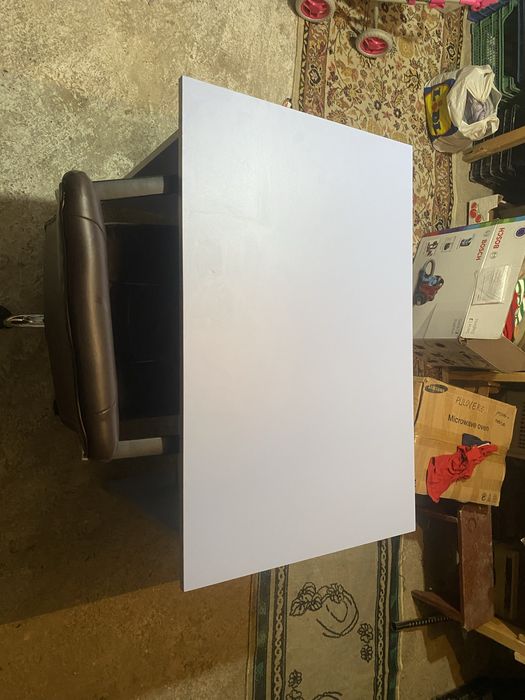 Birou copii foarte practic . Pot sta 2 copii de o parte si de ealalta