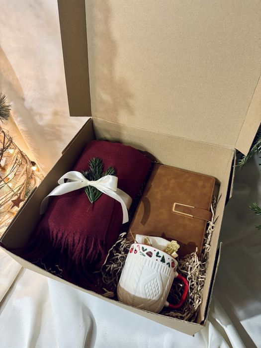 Set cadou agenda , fular si cana tematica