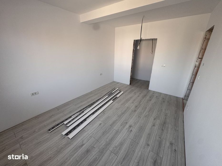 Duplex Despartit, Suprafata Generoasa , Toate Utilitatile