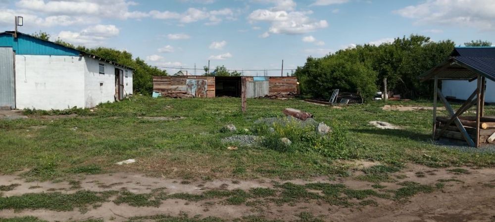 Продаю дом с базой