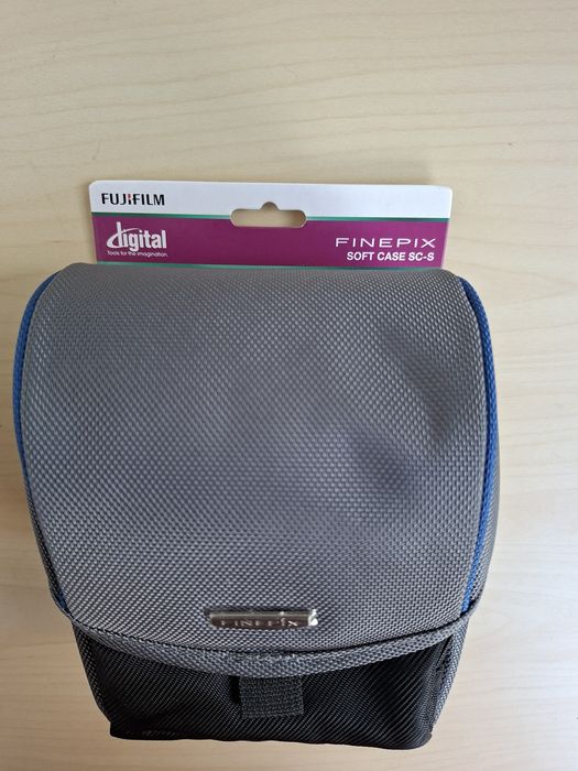 Geanta Fujifilm mica