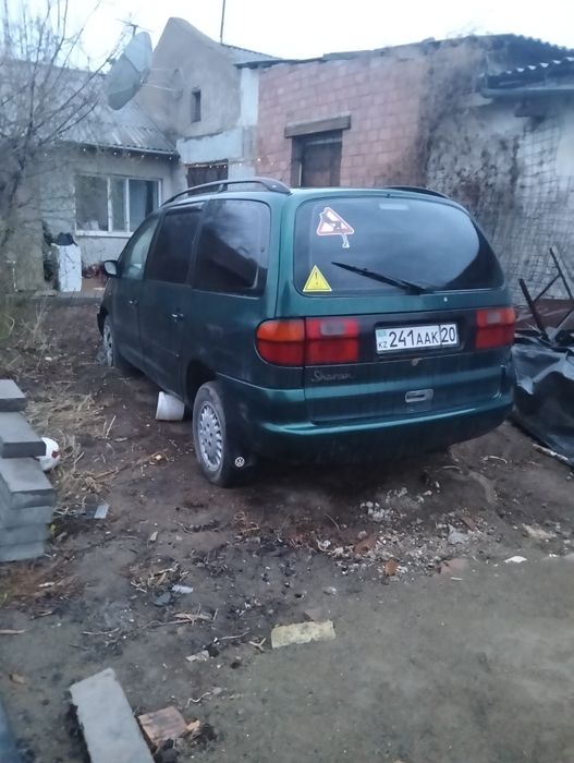 Продам Фольксваген Шаран объем 2 литра