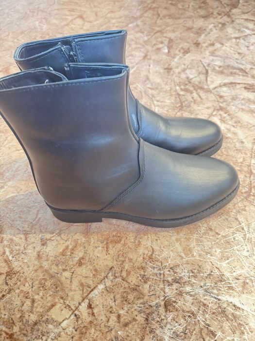 Продам зимнюю обувь