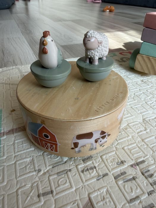 Играчки little dutch- дървени влакче и музикална кутия