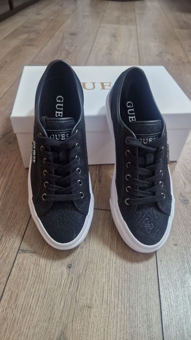 Дамски кецове GUESS