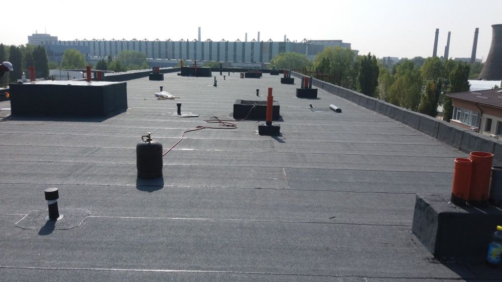 Hidroizolatii acoperisuri  si Spuma Poliuretanica mansarde;