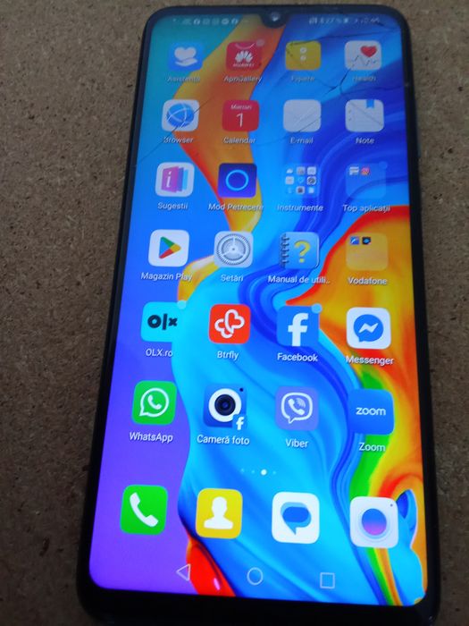 Vând huwaei P 30 lite