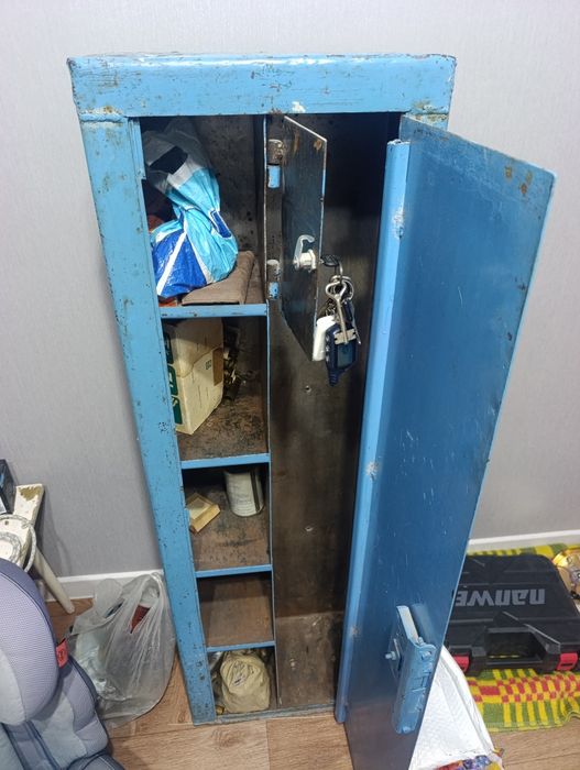 Продам сейф не дорого!