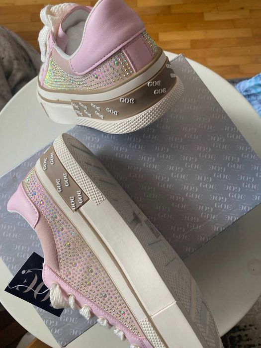 сникърси GOE