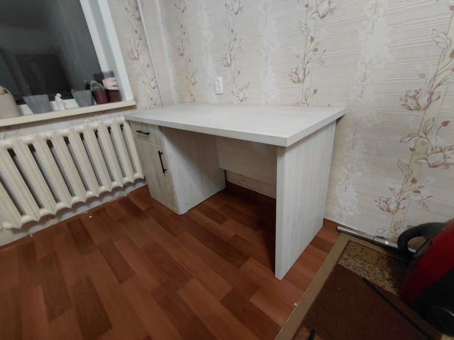 Стол новый качественный