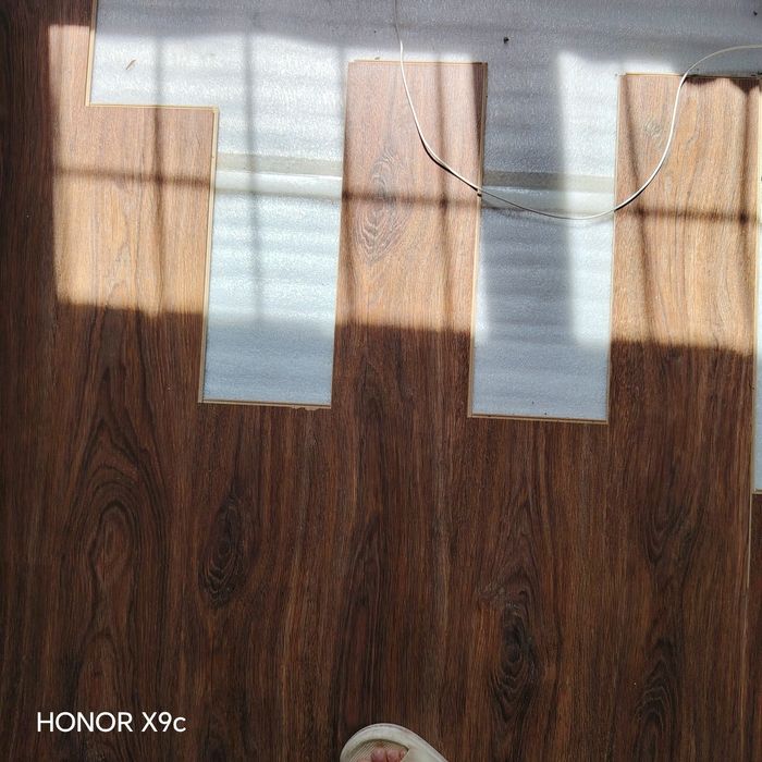 Продам бу ламинат на 142 кв. М