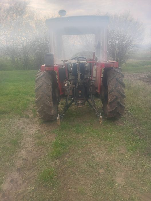 Vând tractor 4x4