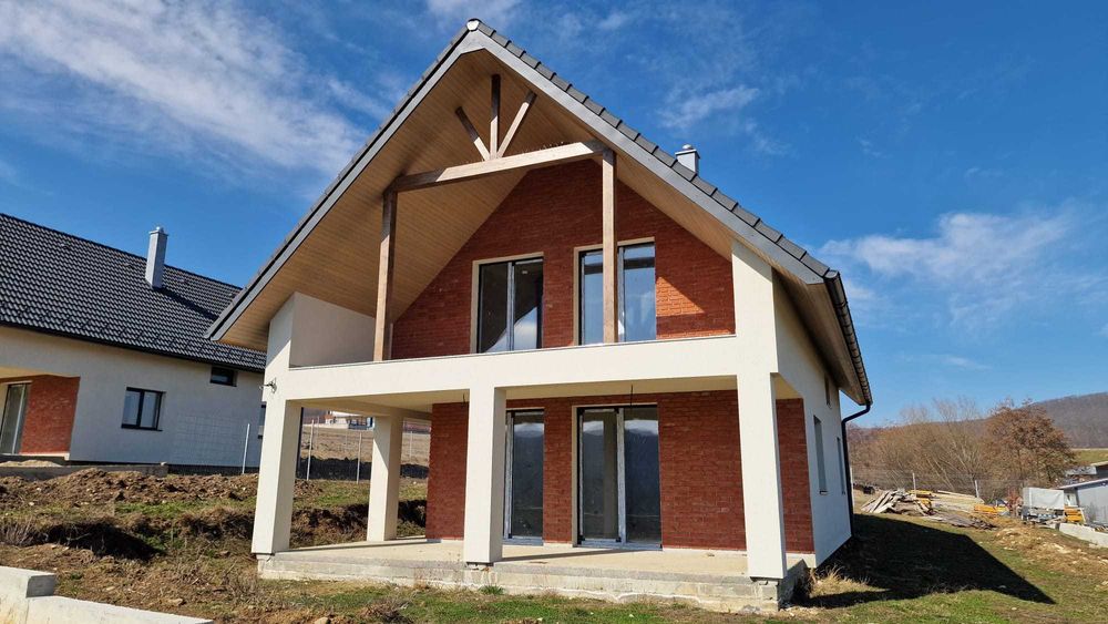 2 Case individuale deosebite in Gilau, zona motelului, teren 800 mp!