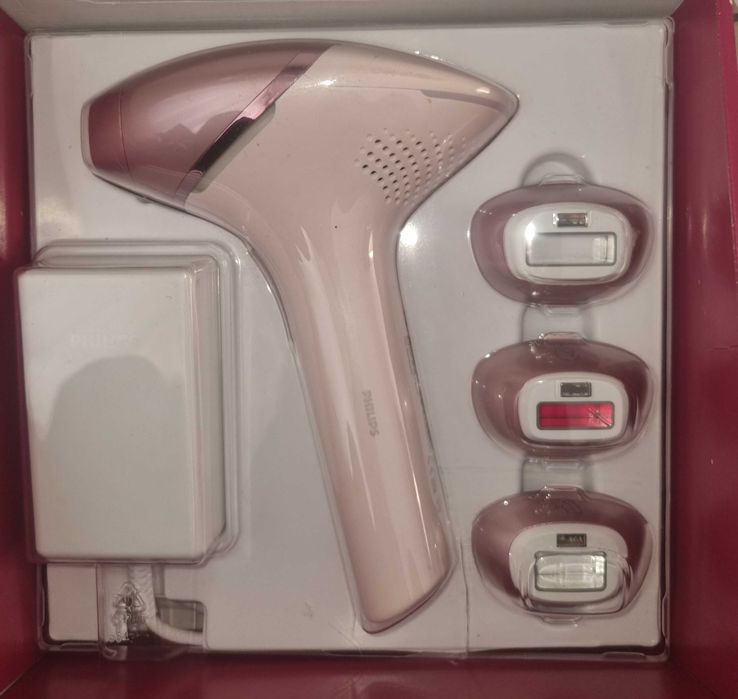 Фотоепилатор Philips Lumea Series 9900