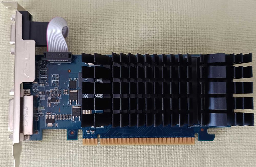 Placa video Asus Nvidia GT 210 1G DDR3 VGA DVI HDMI