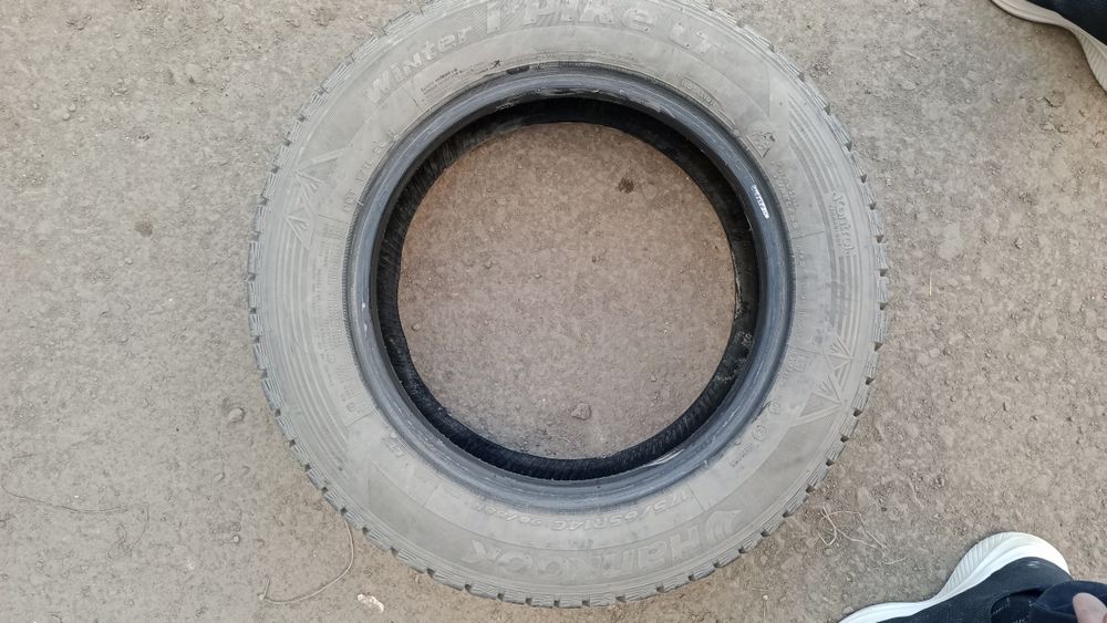 Продам покрышки зимние r14