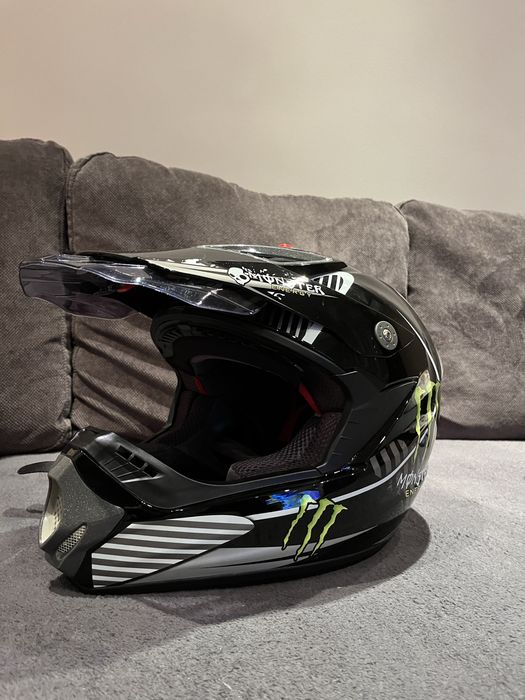 Каска на Monster,нова