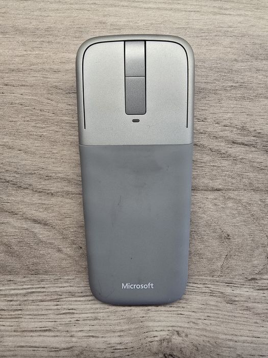 Mouse wireless Microsoft Arc Touch Bluetooth (gri/argintiu)
​Descriere: