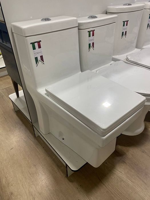Унитаз торино литой прямо склад  хит продаж