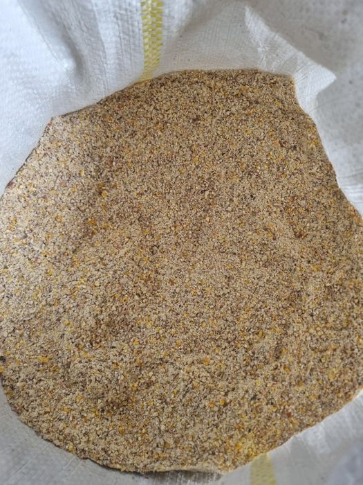 Vand porumb grau si faina amestec