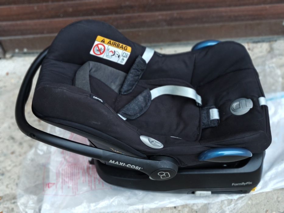 Детско столче за кола Maxi Cosi с база