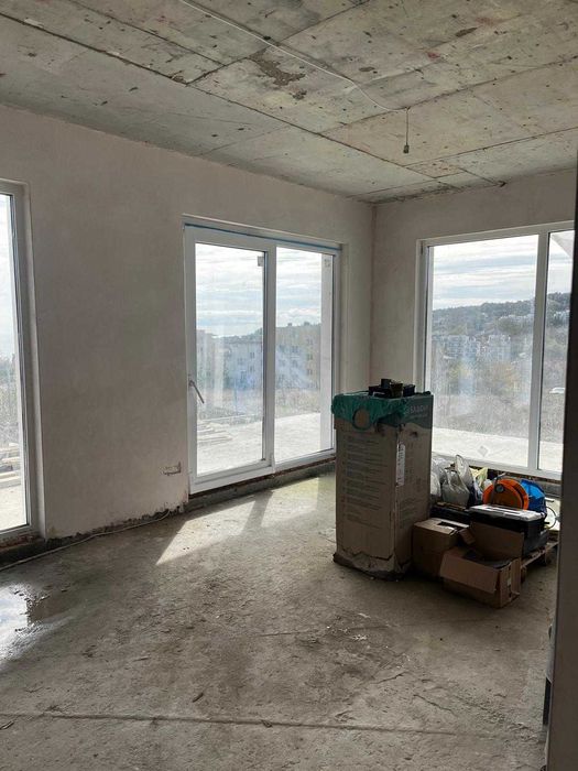 Новопостроена триетажна къща в Бяла